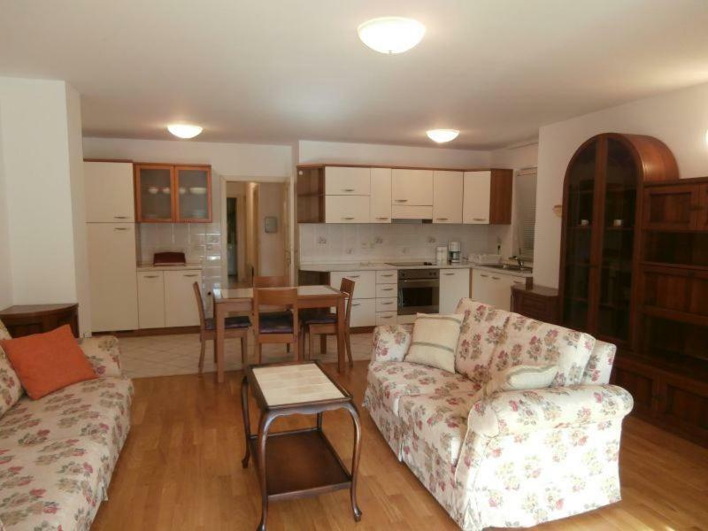 Apartamento Miki Poreč Exterior foto